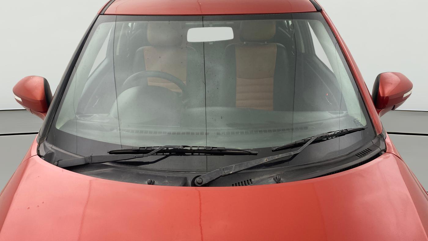 2013 Maruti Swift VXI, Petrol, Manual, 1,20,182 km, Front Windshield