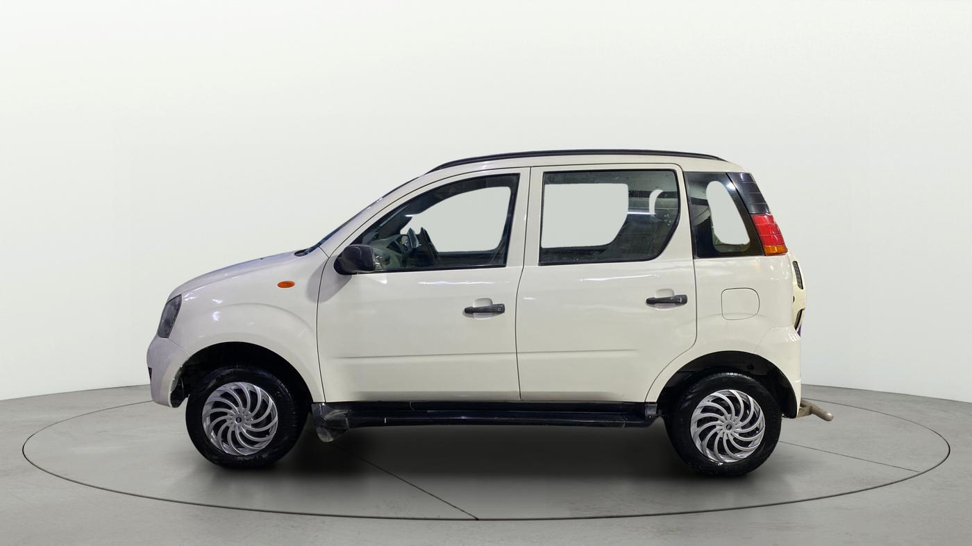 2013 Mahindra Quanto C4, Diesel, Manual, 97,159 km, Left Side
