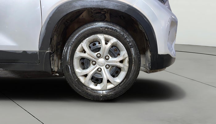 2022 KIA SONET HTE 1.5, Diesel, Manual, 35,394 km, Right Front Wheel