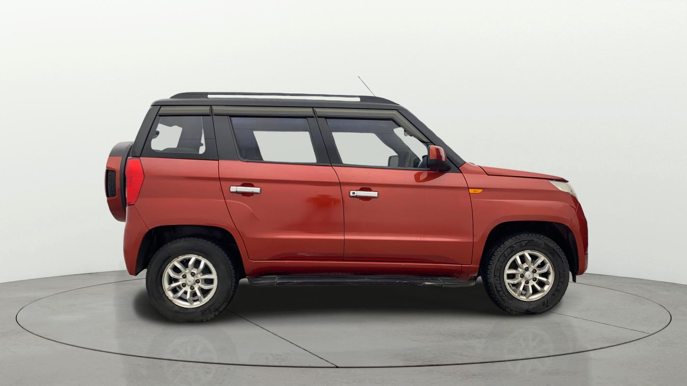 2016 Mahindra TUV300 T8, Diesel, Manual, 92,303 km, Right Side View