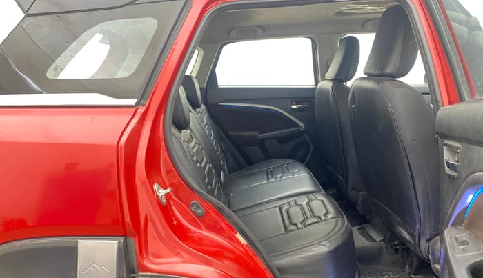 2023 Maruti BREZZA ZXI + SMART HYBRID DUAL TONE, Petrol, Manual, 39,742 km, Right Side Rear Door Cabin