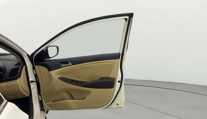 2016 Hyundai Verna 1.6 CRDI SX (O), Diesel, Manual, 90,522 km, RHS Front Door