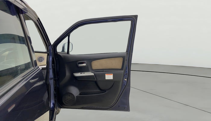 2017 Maruti Wagon R 1.0 LXI CNG, CNG, Manual, 1,01,847 km, RHS Front Door