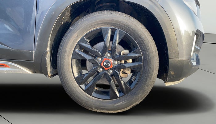 2021 KIA SELTOS HTX ANNIVERSARY EDITION 1.5 PETROL CVT, Petrol, Automatic, 1,01,026 km, Right Front Wheel