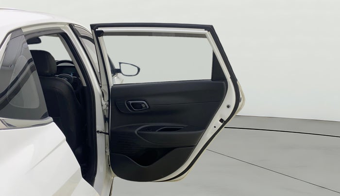 2023 Hyundai NEW I20 SPORTZ 1.2 MT, Petrol, Manual, 38,249 km, RHS Rear Door