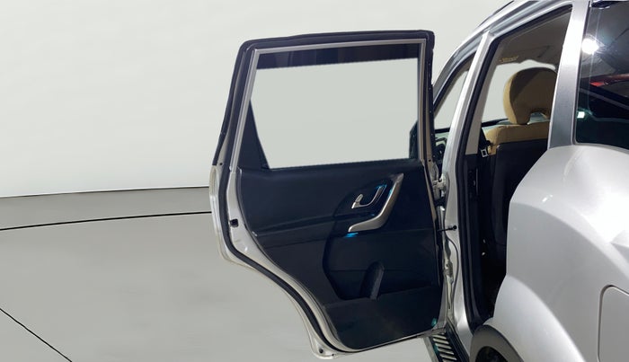 2020 Mahindra XUV500 W7, Diesel, Manual, 43,592 km, LHS Rear Door