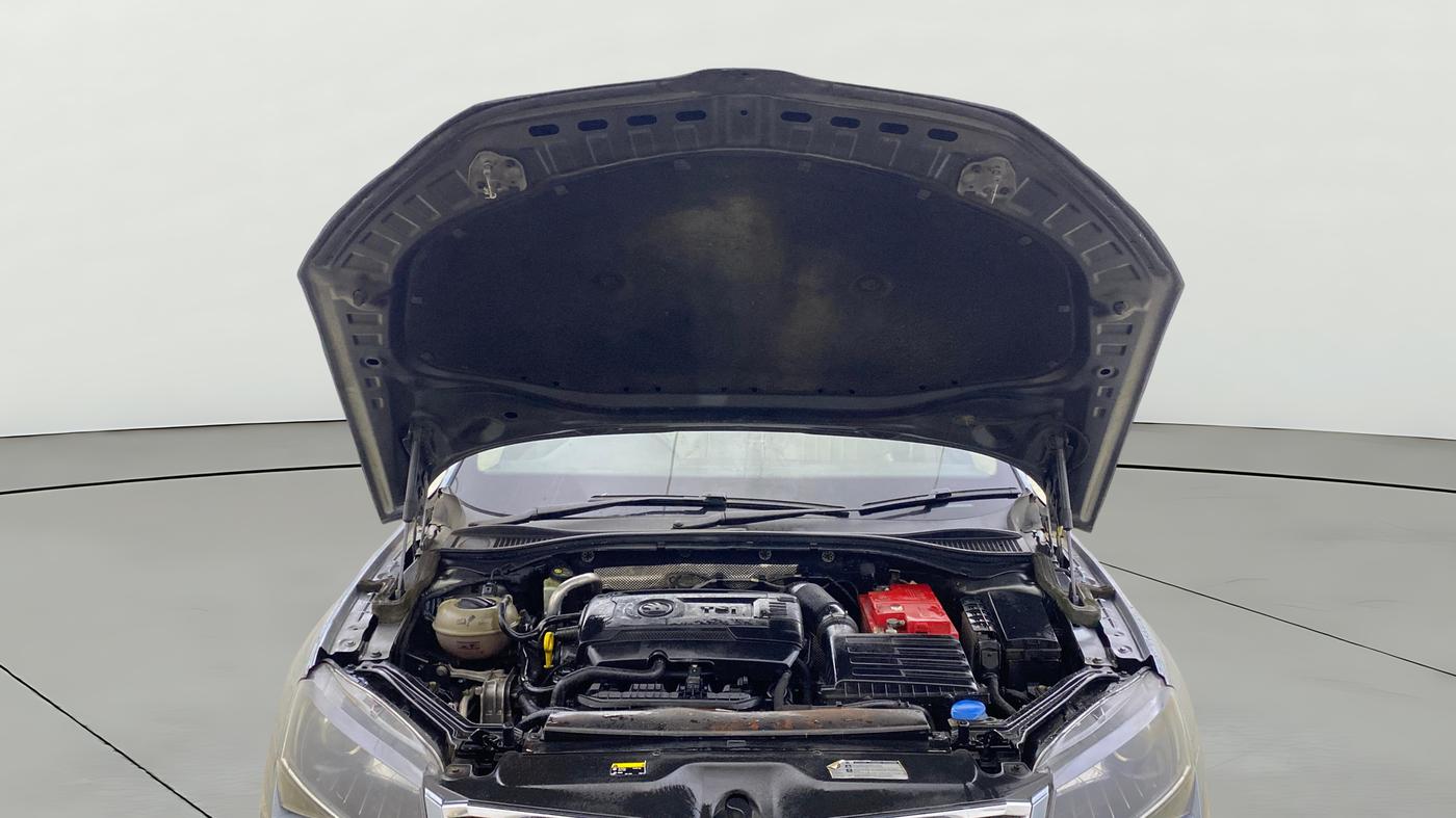 2018 Skoda Superb L&K 1.8 TSI AT, Petrol, Automatic, 70,106 km, Open Bonet