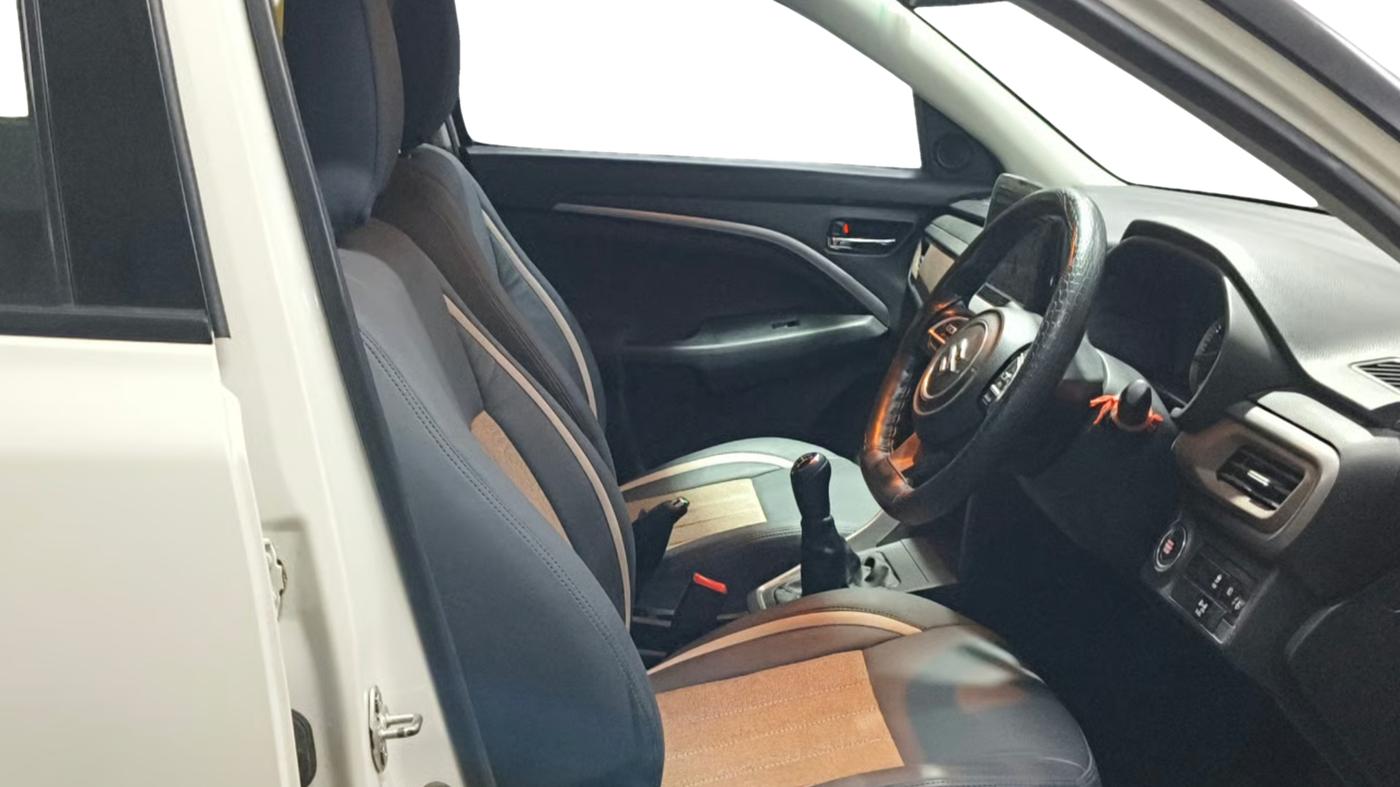 2024 Maruti BREZZA ZXI S-CNG, CNG, Manual, 29,170 km, Right Side Front Door Cabin