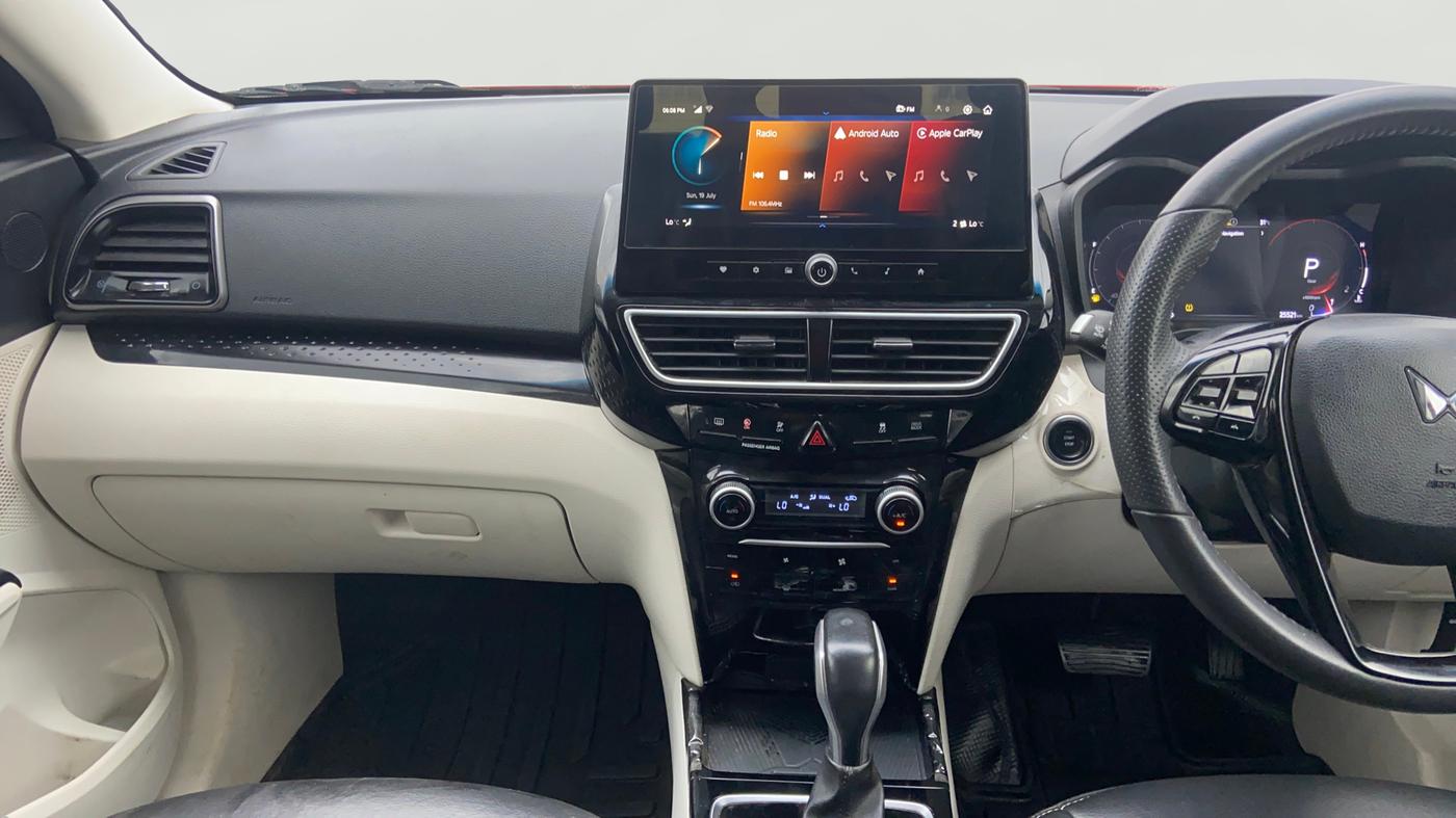 2024 Mahindra XUV 3XO AX5L 1.2 TGDi AT, Petrol, Automatic, 25,503 km, Air Conditioner