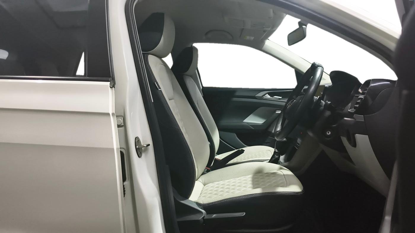 2021 Skoda KUSHAQ AMBITION 1.0L TSI AT, Petrol, Automatic, 54,455 km, Right Side Front Door Cabin