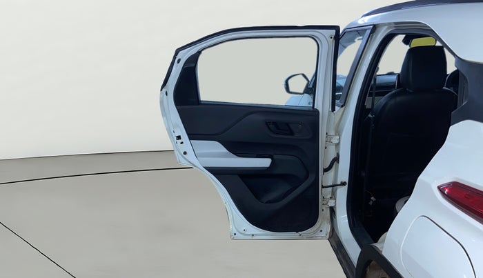 2024 Tata PUNCH ACCOMPLISHED DAZZLE SUNROOF CNG MT, CNG, Manual, 32,527 km, LHS Rear Door