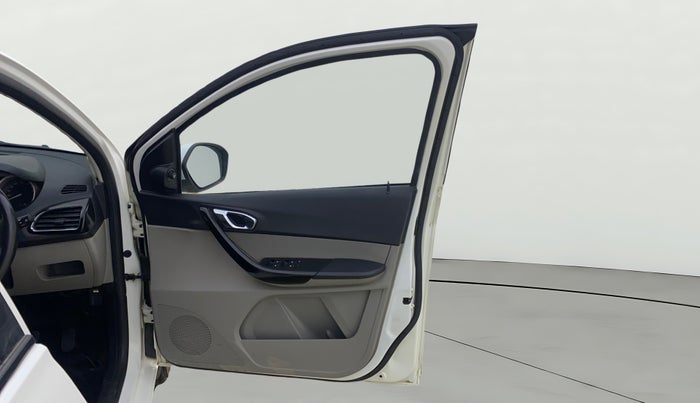 2017 Tata Tiago XZ PETROL, Petrol, Manual, 73,291 km, RHS Front Door