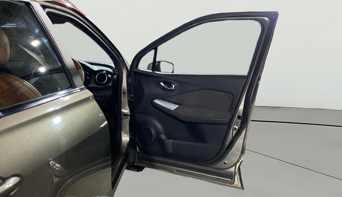 2019 Nissan Kicks XV 1.5, Petrol, Manual, 10,880 km, RHS Front Door