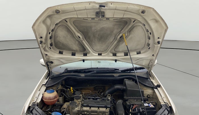 2017 Volkswagen Polo COMFORTLINE 1.2L, Petrol, Manual, 82,094 km, Open Bonet