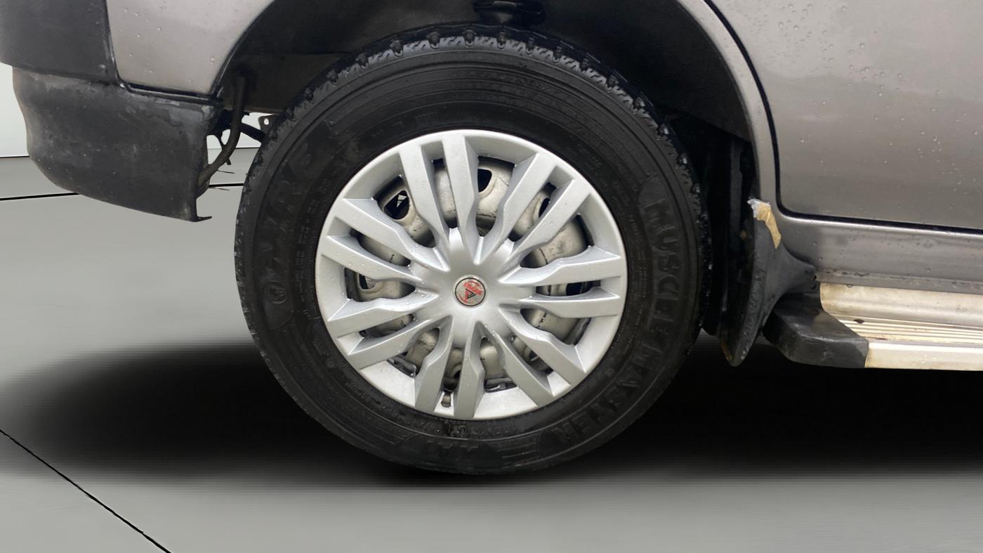 2016 Maruti Eeco 7 STR, Petrol, Manual, 33,663 km, Left Front Wheel