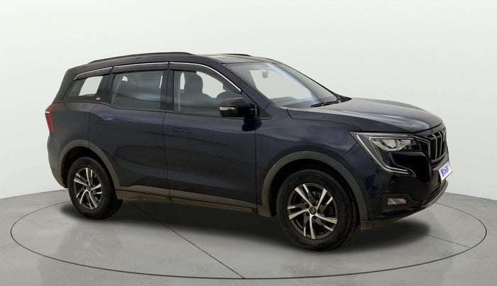 2022 Mahindra XUV700 AX 5 P AT 5 STR, Petrol, Automatic, 32,275 km, Right Front Diagonal