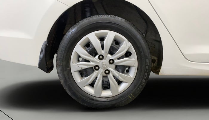 2018 Hyundai Verna 1.4 E PETROL, Petrol, Manual, 24,938 km, Right Rear Wheel