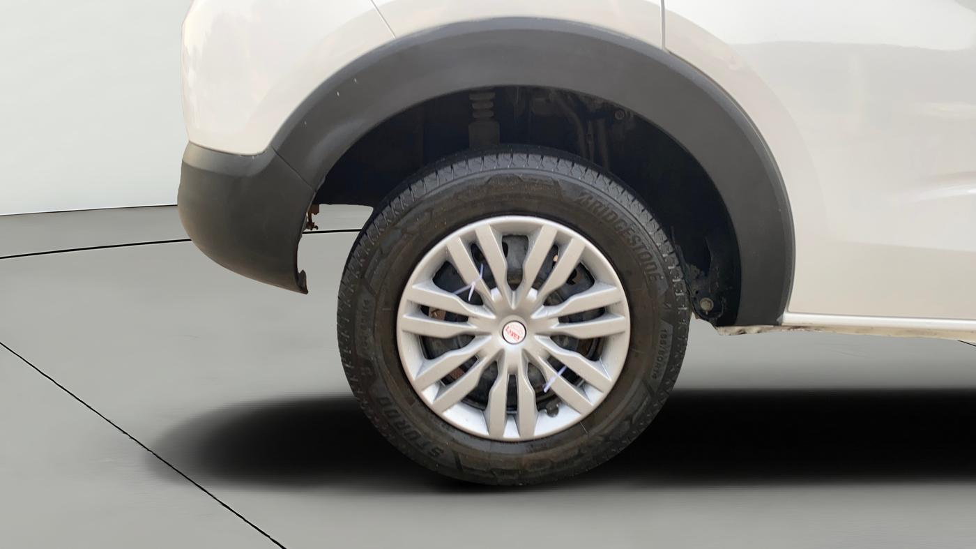 2022 Renault TRIBER RXL MT, CNG, Manual, 51,509 km, Right Rear Wheel