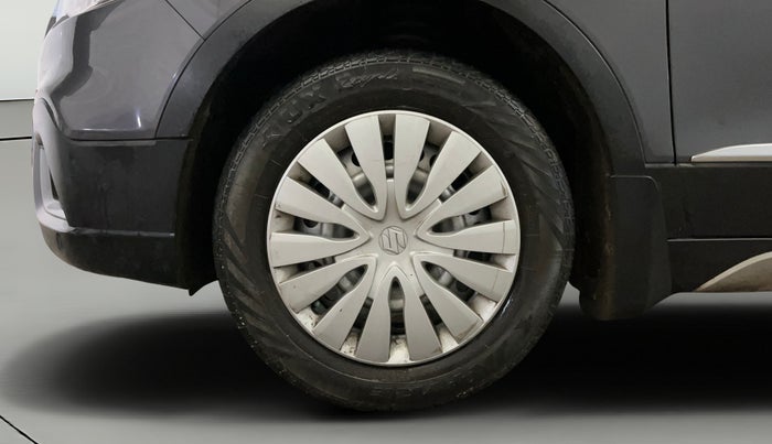 2022 Maruti S Cross SIGMA 1.5, Petrol, Manual, 69,882 km, Left Front Wheel