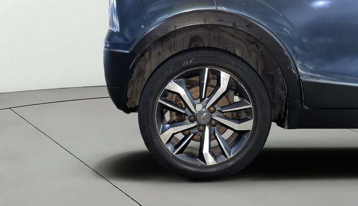 2019 Mahindra XUV300 W8 (O) 1.5 DIESEL, Diesel, Manual, 84,648 km, Right Rear Wheel