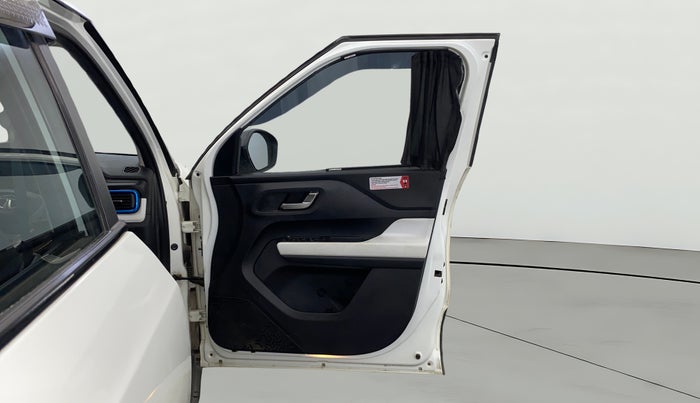 2021 Tata PUNCH CREATIVE AMT 1.2 RTN DUAL TONE, Petrol, Automatic, 31,940 km, RHS Front Door