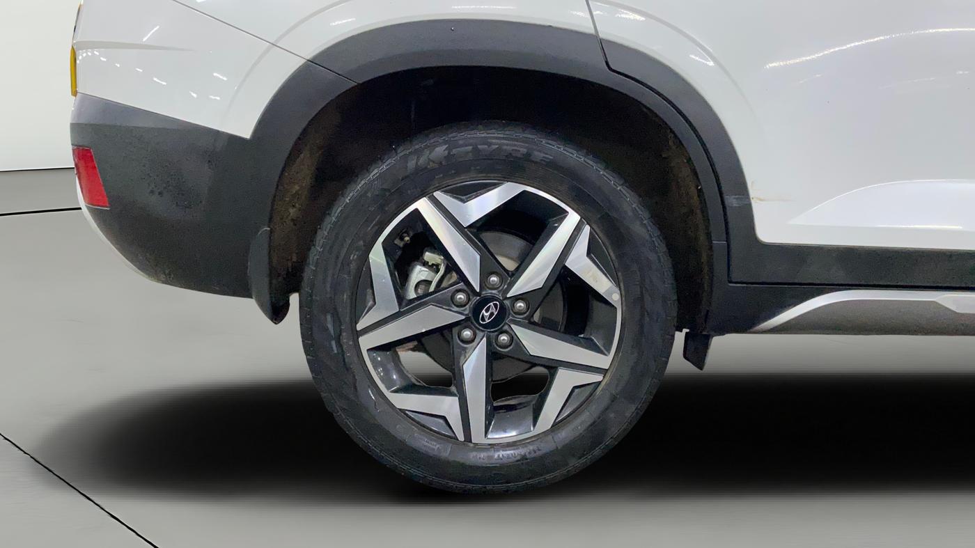 2022 Hyundai ALCAZAR PRESTIGE 2.0 MT 7STR, Petrol, Manual, 27,154 km, Right Rear Wheel