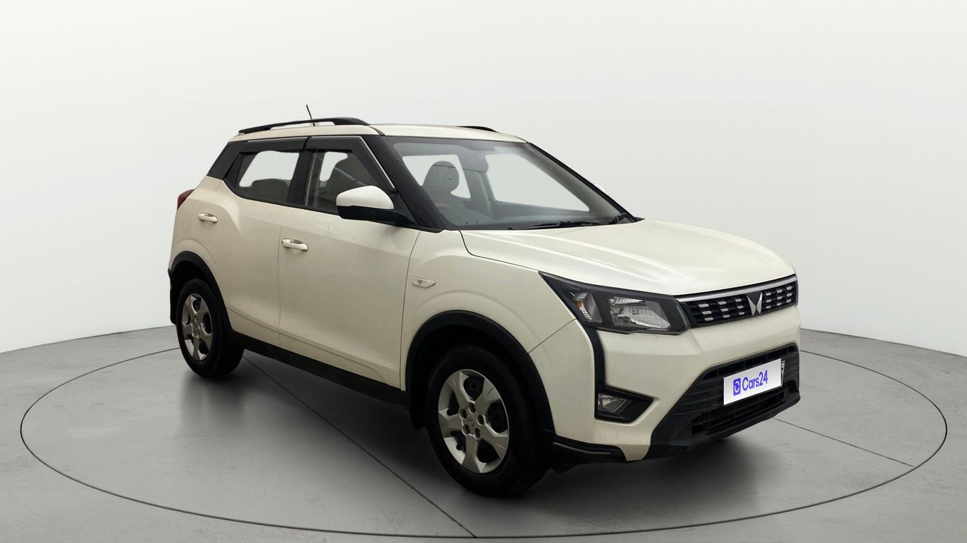 2023 Mahindra XUV300 W6 1.2 PETROL, Petrol, Manual, 25,160 km, SRP