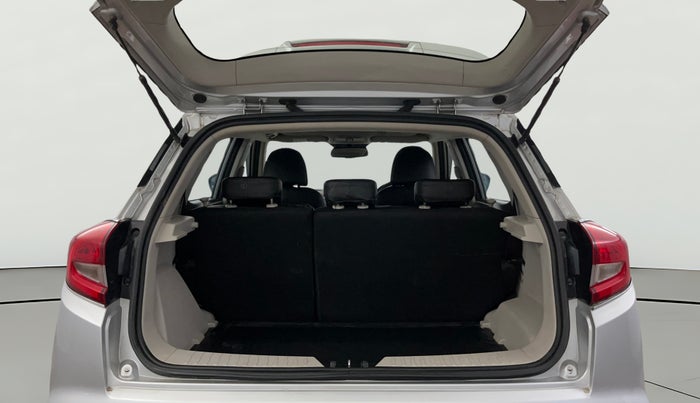 2021 Mahindra XUV300 W8 (O) 1.5 DIESEL, Diesel, Manual, 74,257 km, Boot Open Zoomed View