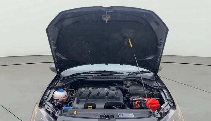 2015 Volkswagen Polo HIGHLINE1.5L, Diesel, Manual, 1,43,737 km, Open Bonet