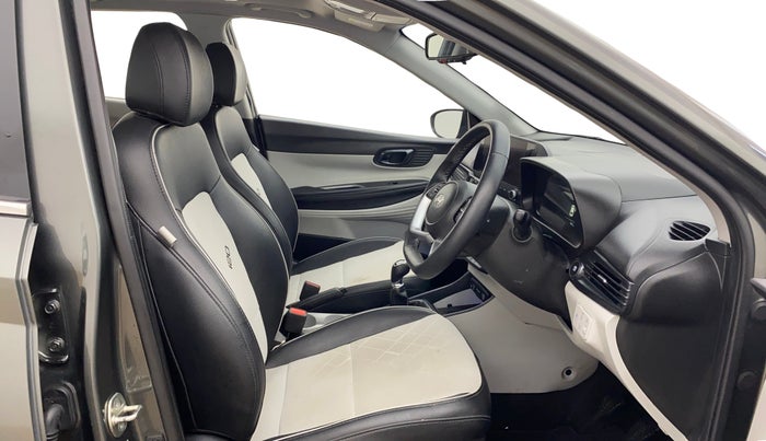 2023 Hyundai NEW I20 ASTA (O) 1.2 MT, Petrol, Manual, 19,651 km, Right Side Front Door Cabin