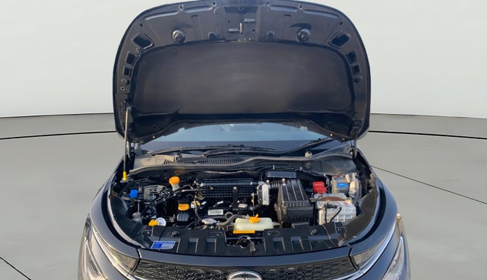 2023 Tata ALTROZ XTA DARK EDTION, CNG, Automatic, 61,988 km, Open Bonet