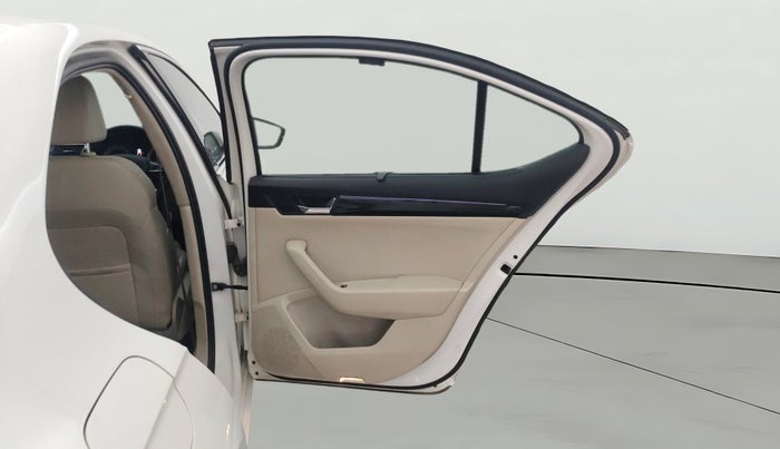 2017 Skoda Superb L&K 1.8 TSI AT, Petrol, Automatic, 91,341 km, RHS Rear Door