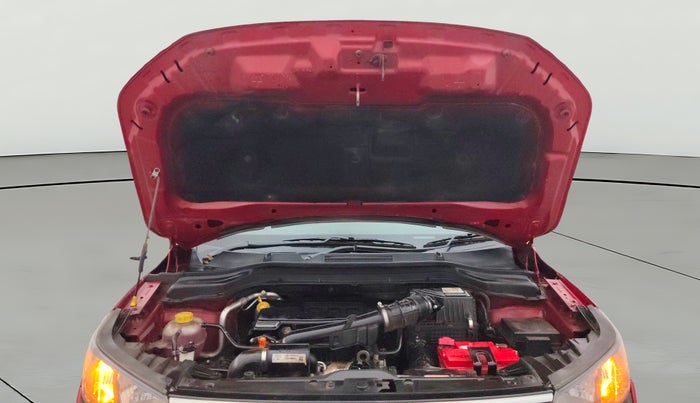 2022 Mahindra XUV300 W6 1.2 PETROL AMT, Petrol, Automatic, 30,959 km, Open Bonet