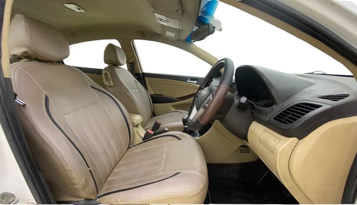 2015 Hyundai Verna FLUIDIC 1.6 VTVT SX, Petrol, Manual, 51,445 km, Right Side Front Door Cabin