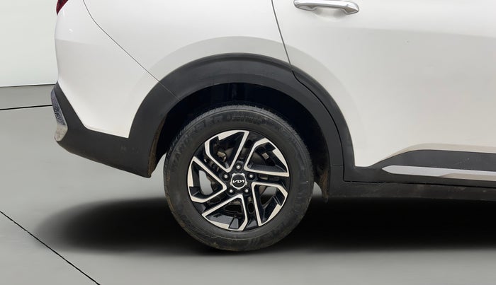 2023 KIA CARENS LUXURY PLUS 1.5 DIESEL AT 7 STR, Diesel, Automatic, 47,489 km, Right Rear Wheel