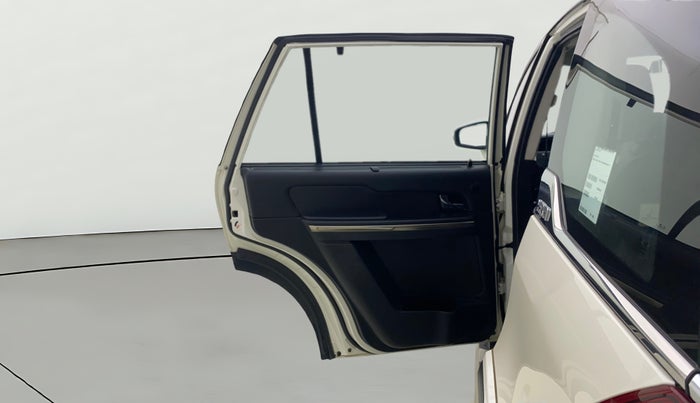 2019 Tata Hexa XT 4X4 7 STR, Diesel, Manual, 30,376 km, LHS Rear Door