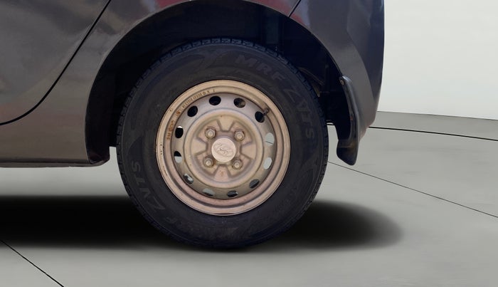 2015 Hyundai Eon D-LITE+, Petrol, Manual, 25,257 km, Left Rear Wheel