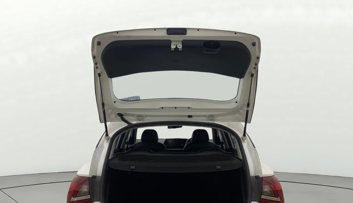 2022 Hyundai NEW I20 SPORTZ 1.5 MT, Diesel, Manual, 76,841 km, Boot Door Open