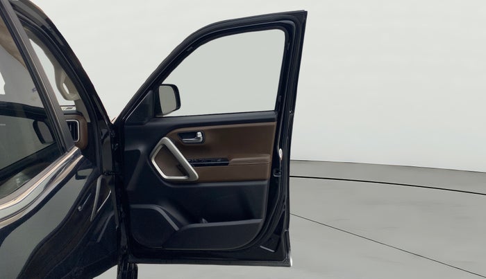 2023 Mahindra SCORPIO-N Z8 PETROL AT 7 STR, Petrol, Automatic, 7,472 km, RHS Front Door