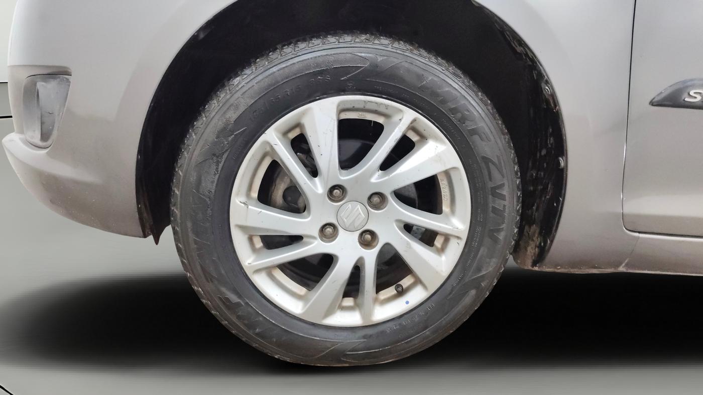 2013 Maruti Swift ZXI, Petrol, Manual, 46,487 km, Left Front Wheel