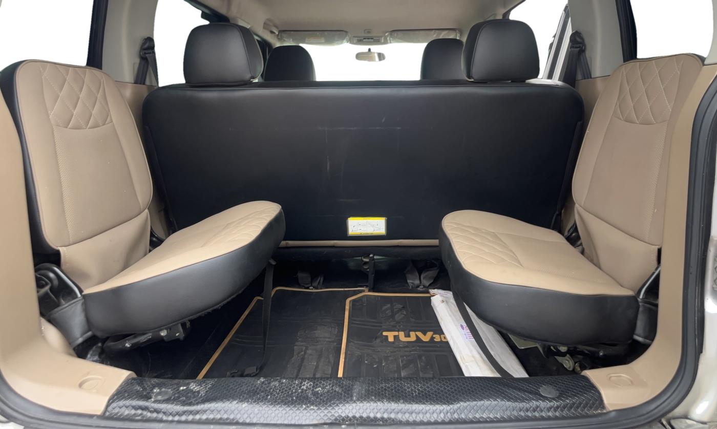 2017 Mahindra TUV300 T10, Diesel, Manual, 1,16,846 km, Third Seat Row ( optional )