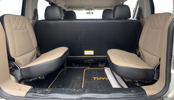 2017 Mahindra TUV300 T10, Diesel, Manual, 1,16,846 km, Third Seat Row ( optional )