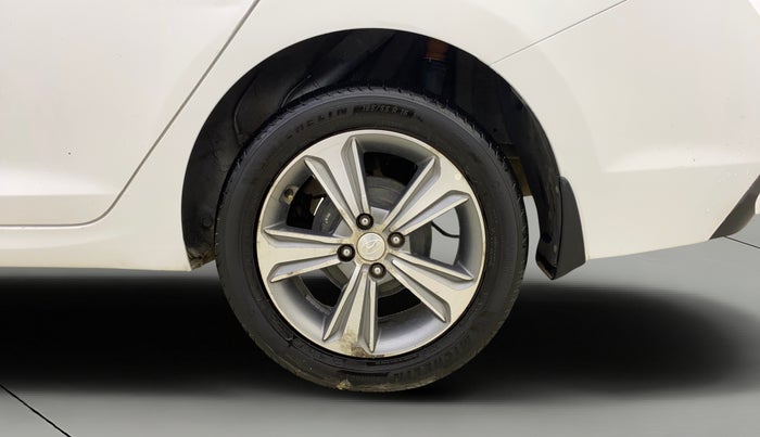 2017 Hyundai Verna 1.6 VTVT SX (O) AT, Petrol, Automatic, 71,150 km, Left Rear Wheel