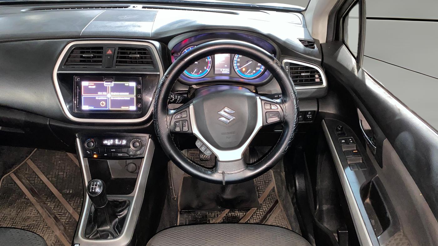 2017 Maruti S Cross ZETA 1.3, Diesel, Manual, 93,148 km, Steering Wheel Close Up