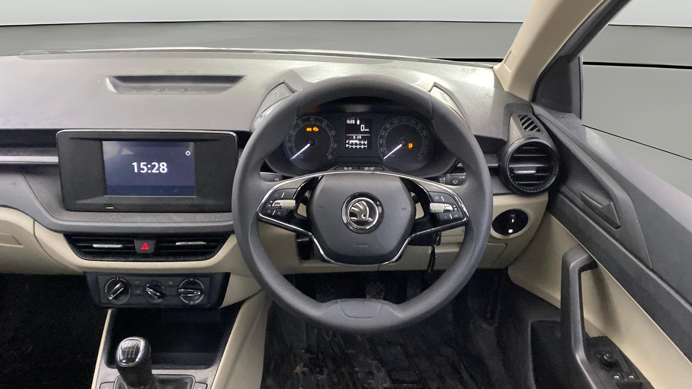 2022 Skoda SLAVIA ACTIVE 1.0L TSI MT, Petrol, Manual, 84,414 km, Steering Wheel Close Up
