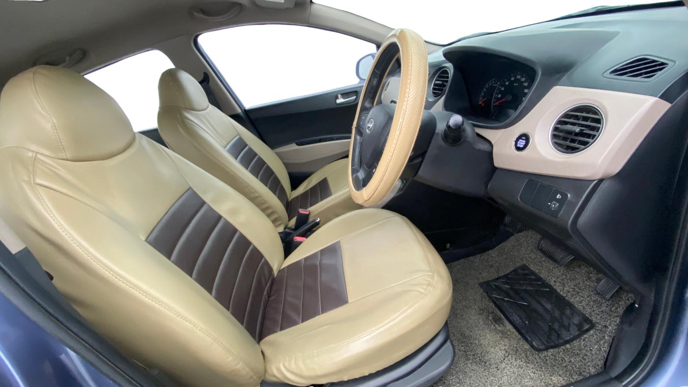 2015 Hyundai Xcent SX AT 1.2 (O), Petrol, Automatic, 50,093 km, Right Side Front Door Cabin