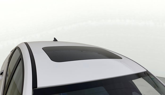 2025 Hyundai Verna SX (O) 1.5 TURBO PETROL DCT, Petrol, Automatic, 6,235 km, Roof