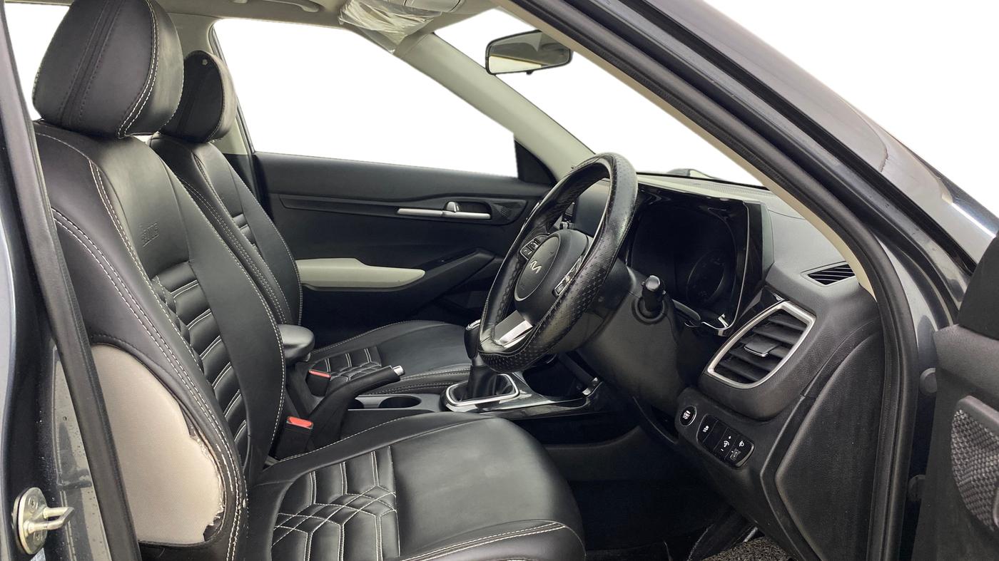 2022 KIA SELTOS HTK PLUS 1.5 IMT, Petrol, Manual, 61,915 km, Right Side Front Door Cabin