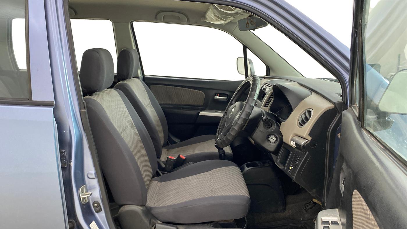 2013 Maruti Wagon R 1.0 LXI CNG, CNG, Manual, 88,276 km, Right Side Front Door Cabin