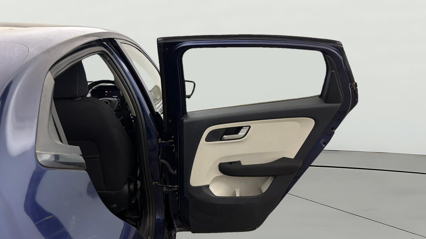 2024 Tata ALTROZ XZA PLUS (O) SUNROOF P , Petrol, Automatic, 7,795 km, RHS Rear Door